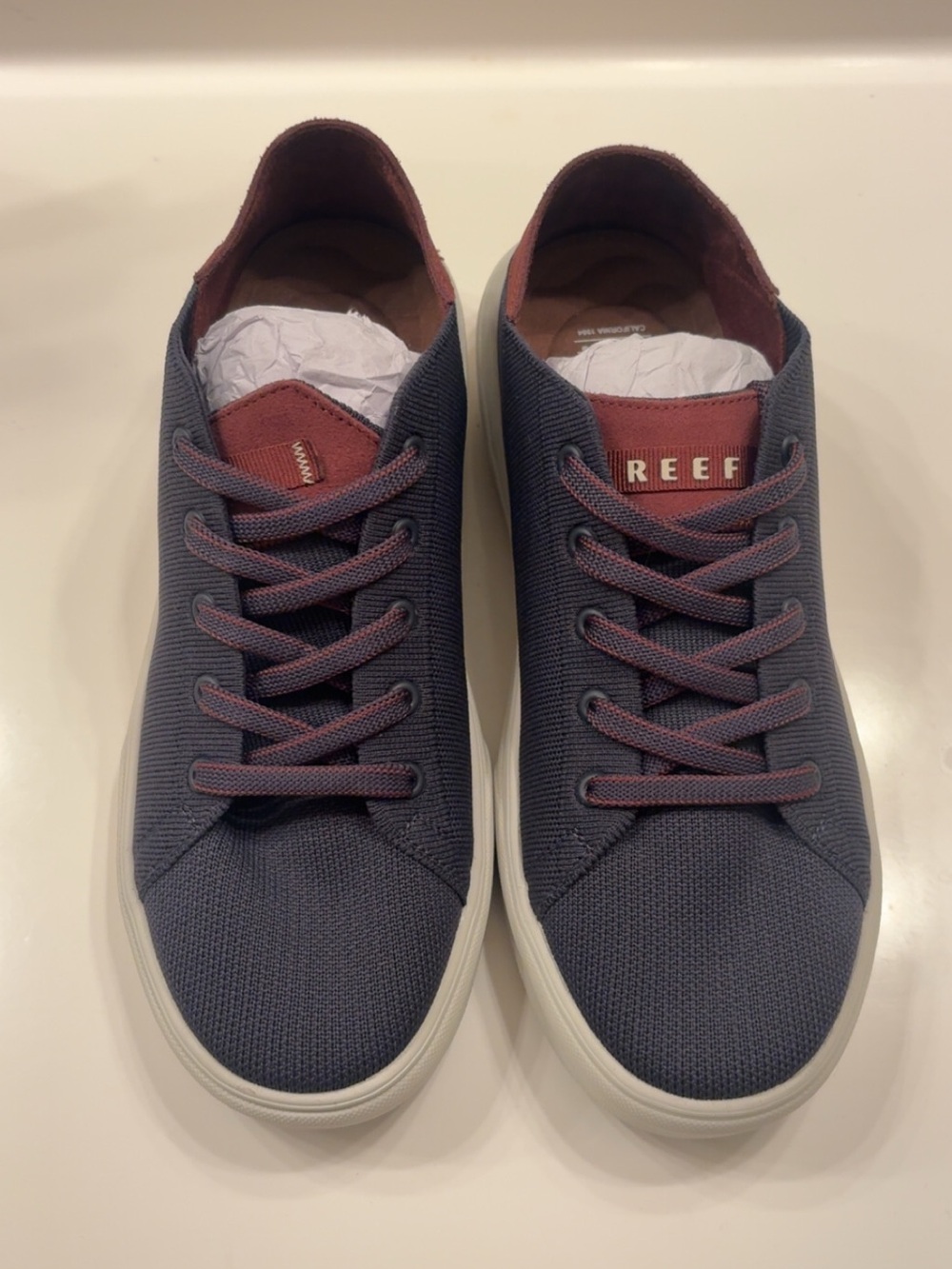Reef Men's Navy and Burgundy Low-Top Sneakers